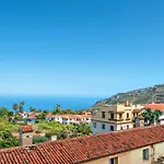 דירה Vista